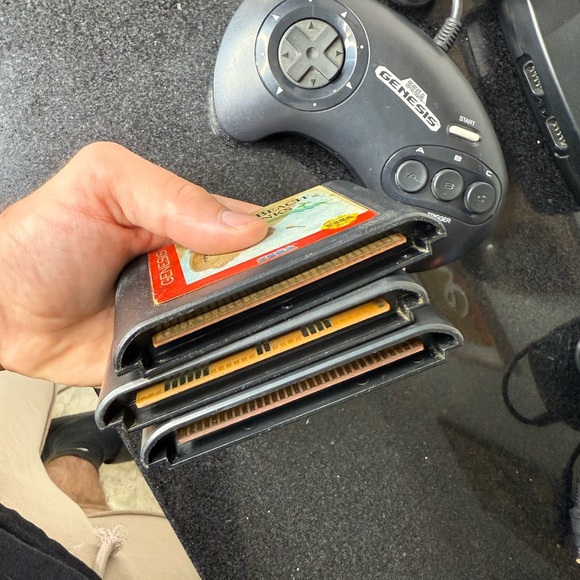 Sega Genesis Model 3 Console Bundle - Picture 4 of 15